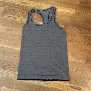 Lululemon Black and White Stripped Swiftly